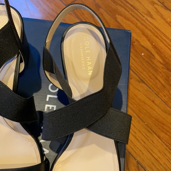 COLE HAAN Black Leather Sandals 9.5 - Picture 3 of 7